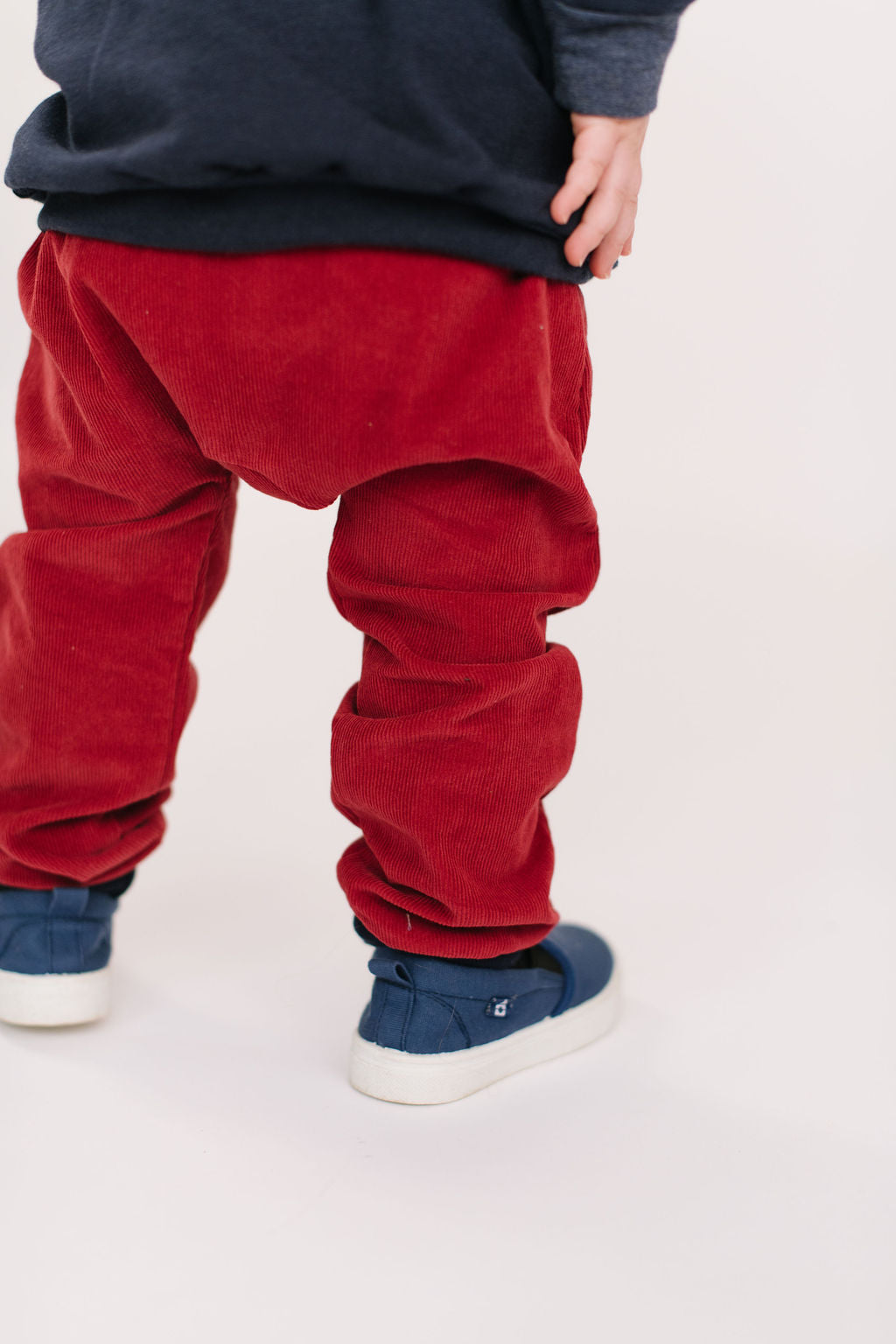 Corduroy Jogger in Currant